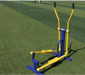 新農(nóng)村新氣象 廣場公園中的健身器材，從太空漫步機(jī)到多樣化選擇