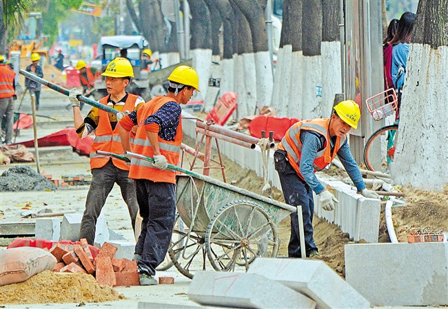 金湖路步道改造完工在即 市政工程提升城市慢行品質